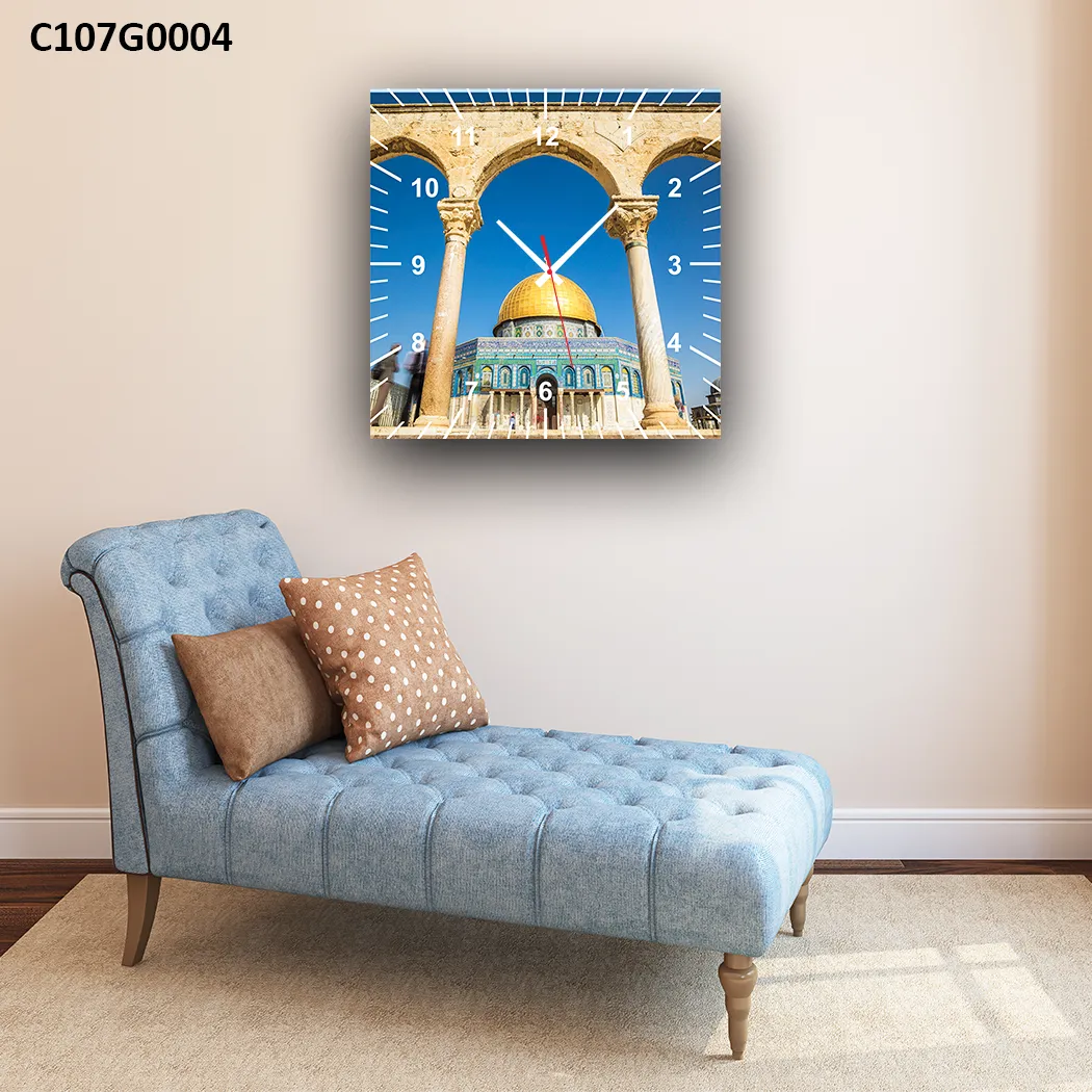 ساعة قبة الصخرة بين الأعمدة